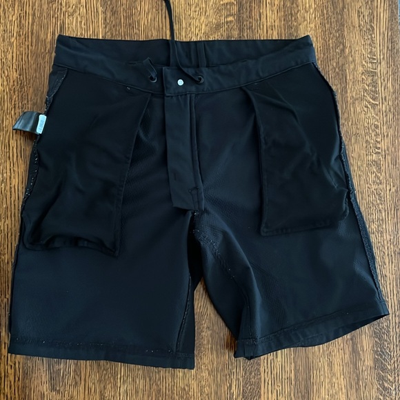 Men’s North Face Black Shorts 32 Waist, Inseam 9”. - Picture 11 of 13
